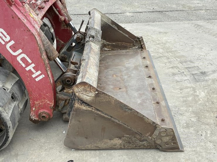 2019-takeuchi-tl12-image-6