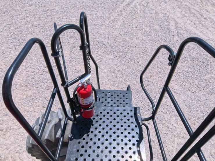 2012-massey-ferguson-9520-image-34