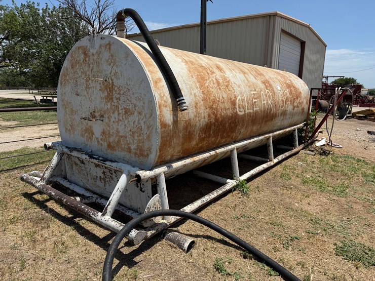 5,000-gallon-fuel-tank,-skidded-w/-pump-image-1