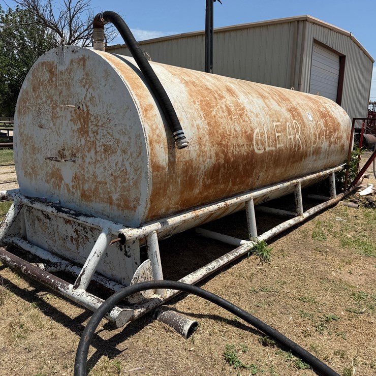 5,000 GALLON FUEL TANK, SKIDDED W/ PUMP