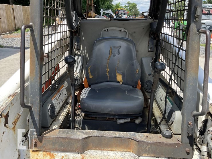 2003-bobcat-t250-image-14
