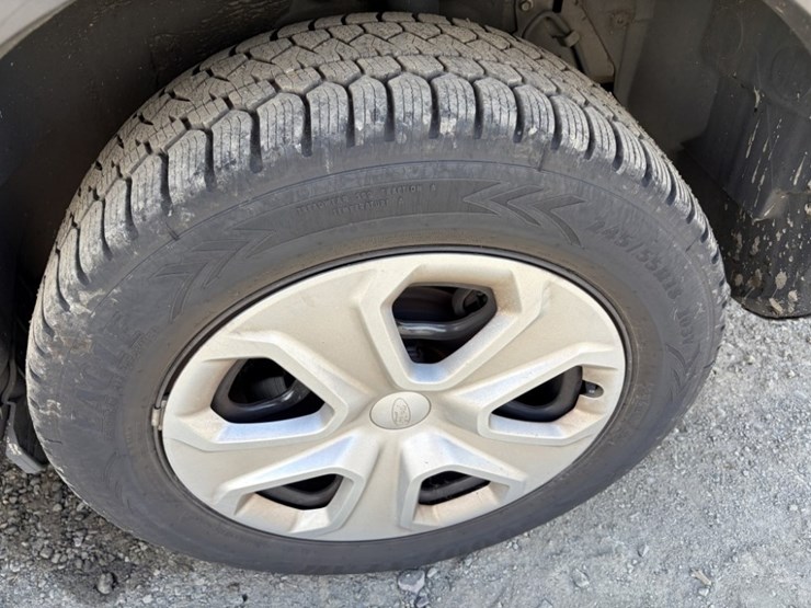 2016-ford-explorer-image-17