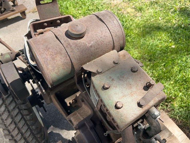 huski-garden-tractor-image-8