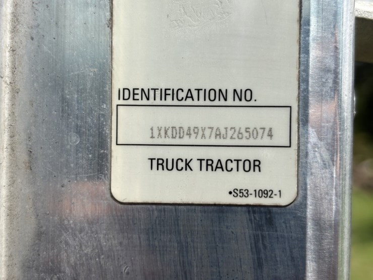 2010-kenworth-t800-image-37