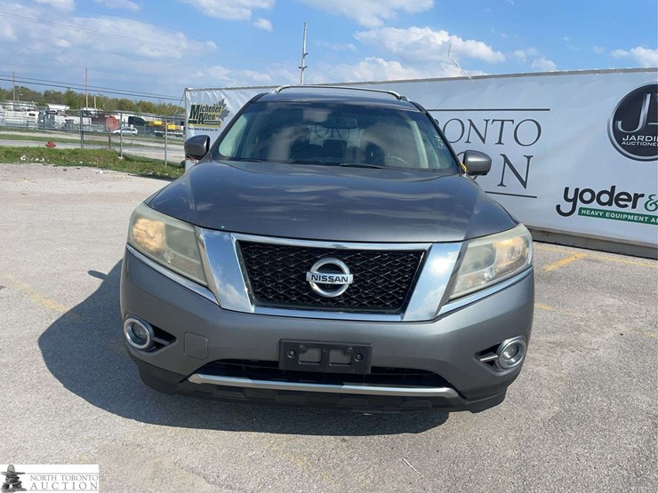 2015-nissan-pathfinder-image-2