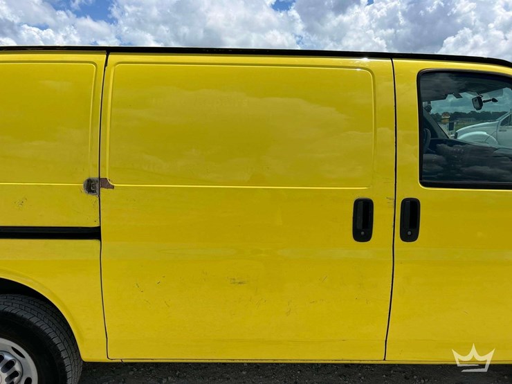 2012-chevrolet-express-2500-image-16