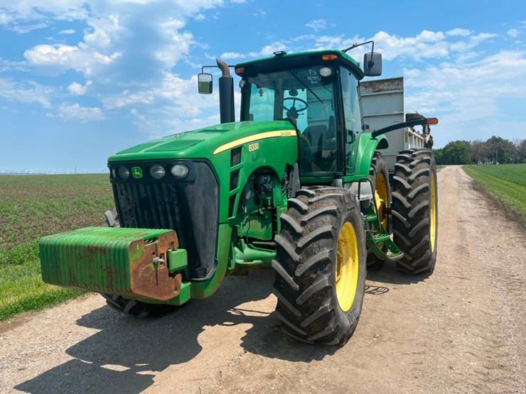john-deere-8330-image-16