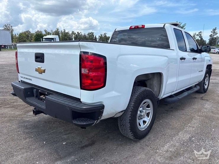 2018-chevrolet-silverado-1500-image-3