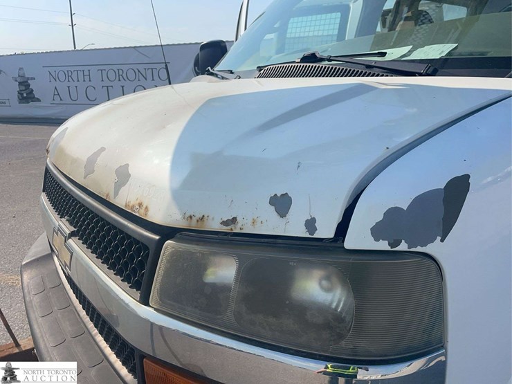 2011-chevrolet-express-s/a-bucket-van-image-25