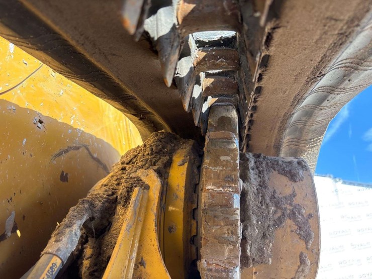 2021-caterpillar-259d3-image-33