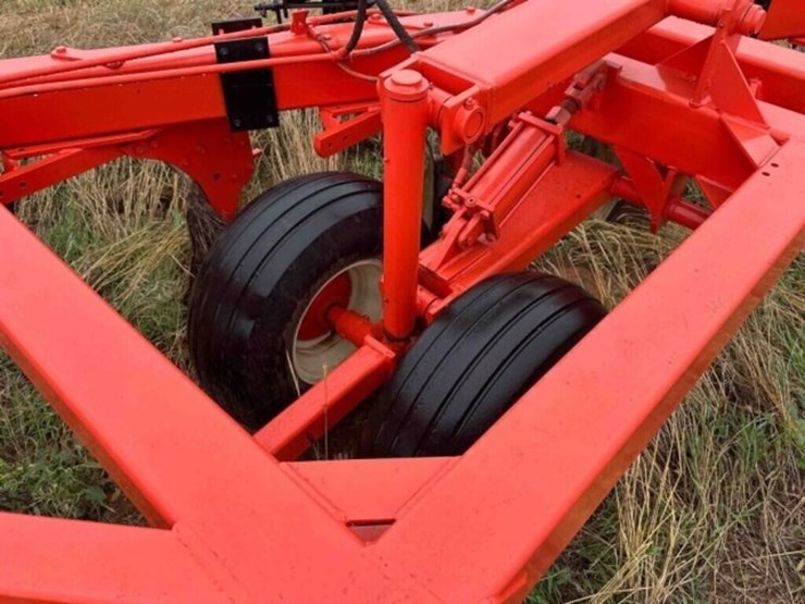 blanchat-12-bottom-plow-image-14