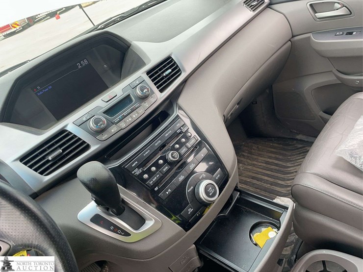 2011-honda-odyssey-image-13