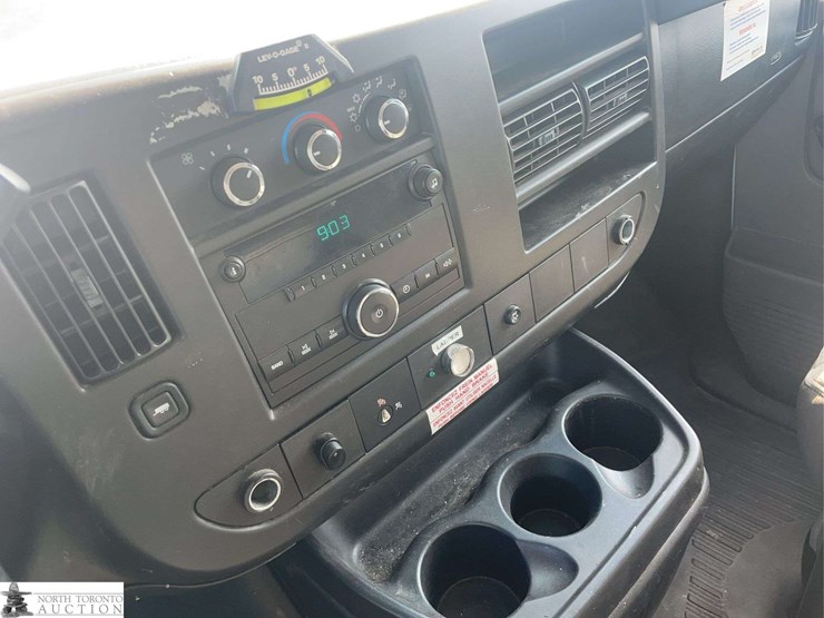 2011-chevrolet-express-s/a-bucket-van-image-13
