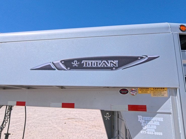 2014-titan-trailer-image-13