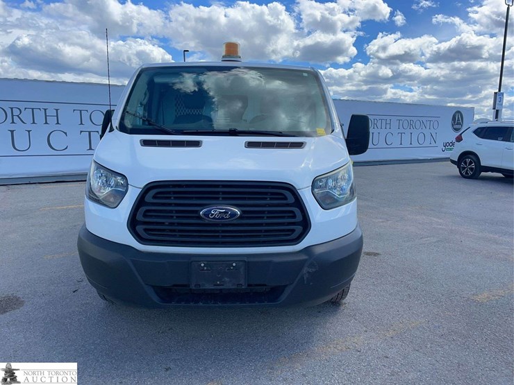 2015-ford-transit-image-2