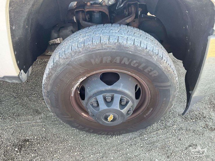 2019-chevrolet-silverado-3500hd-image-26