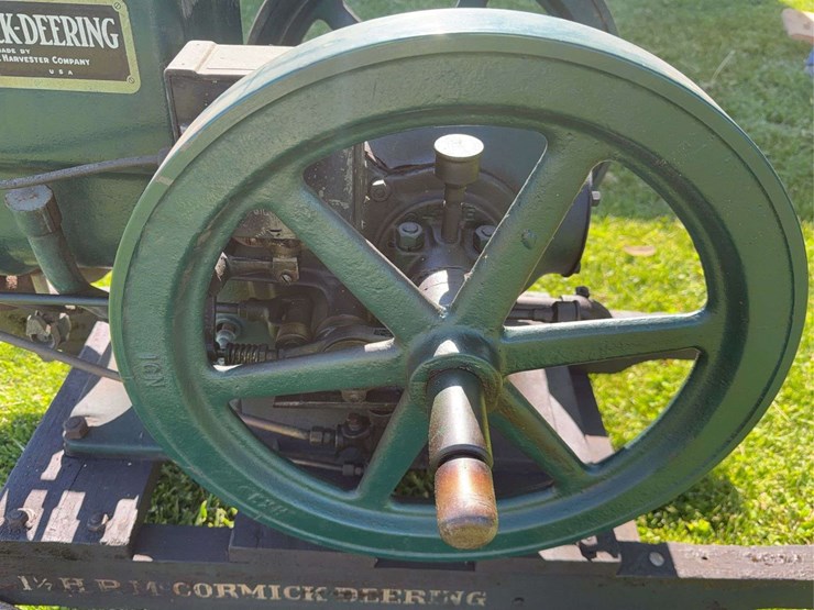mccormick-deering-1-1/2-hp-engine-image-13