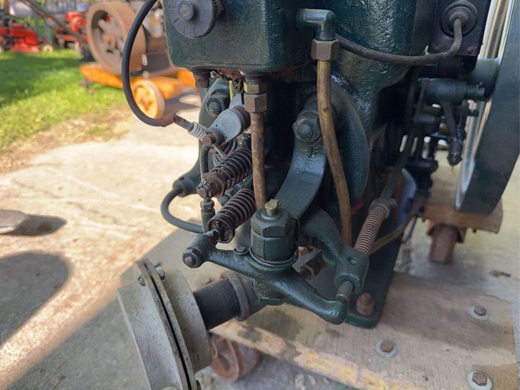 mccormick-deering-1/2-hp-engine-image-13