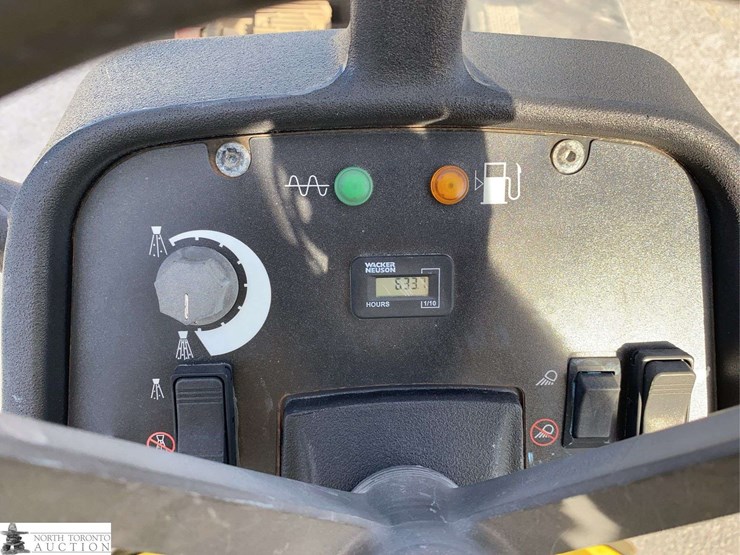 2010-wacker-neuson-rd12a-90-image-11