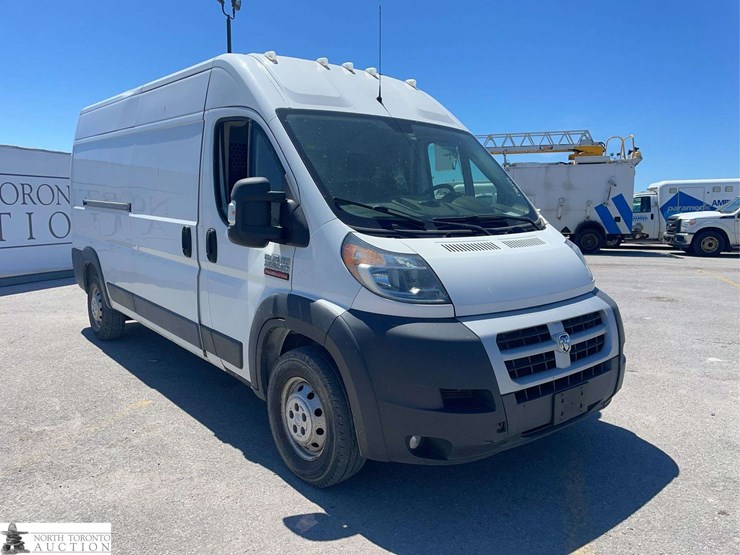2015-ram-promaster-cargo-van-image-3