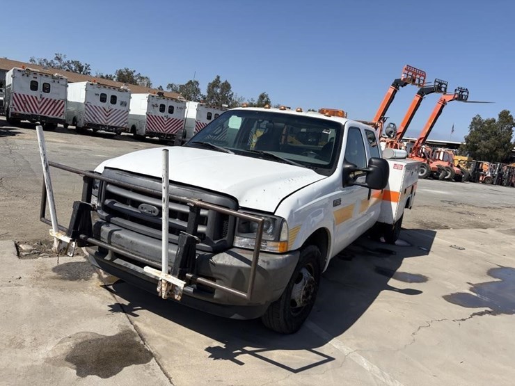 2002-ford-f350-image-1