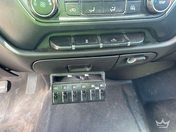 2018-chevrolet-silverado-1500-image-12