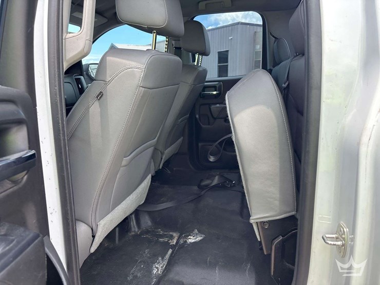 2018-chevrolet-silverado-1500-image-17