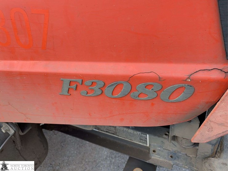2011-kubota-f3080-image-32