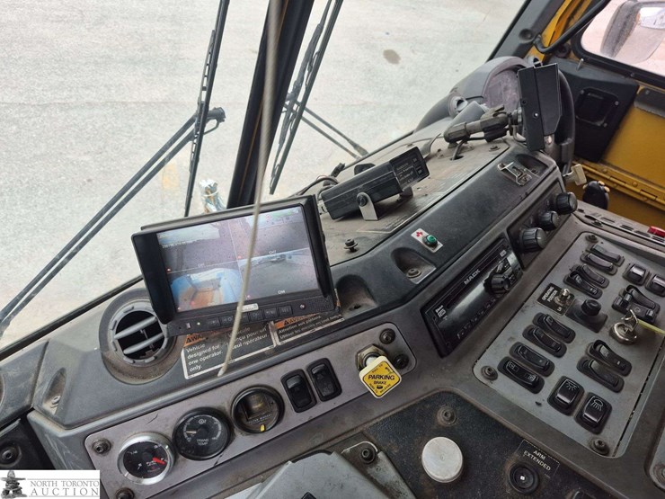2018-mack-lr633-t/a-refuse-truck-image-21