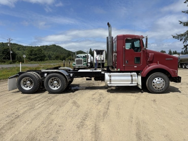 2010-kenworth-t800-image-6