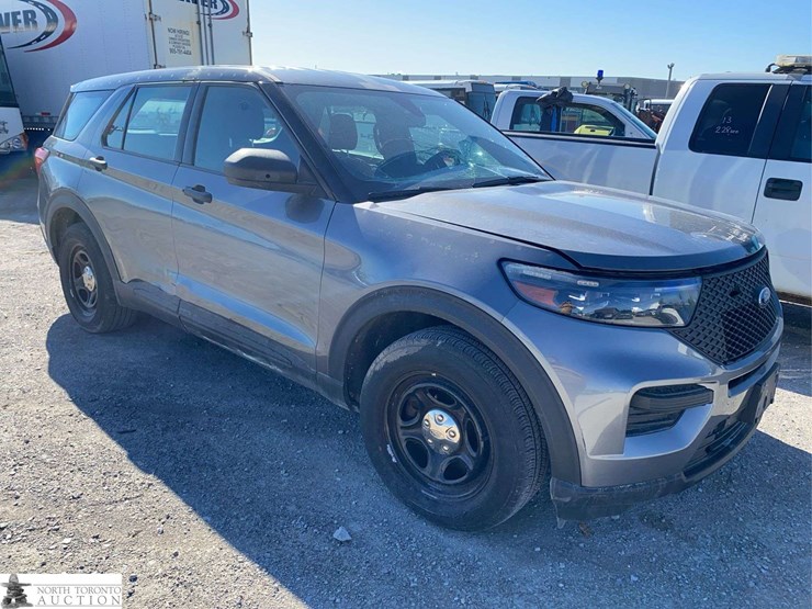 2020-ford-explorer-image-3