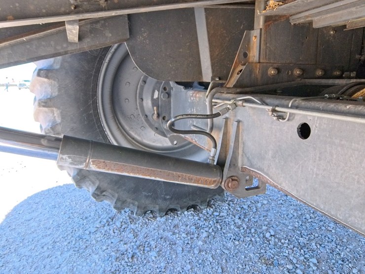 2012-massey-ferguson-9520-image-26