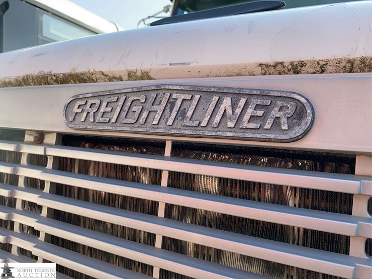 1996-freightliner-fl112-image-31