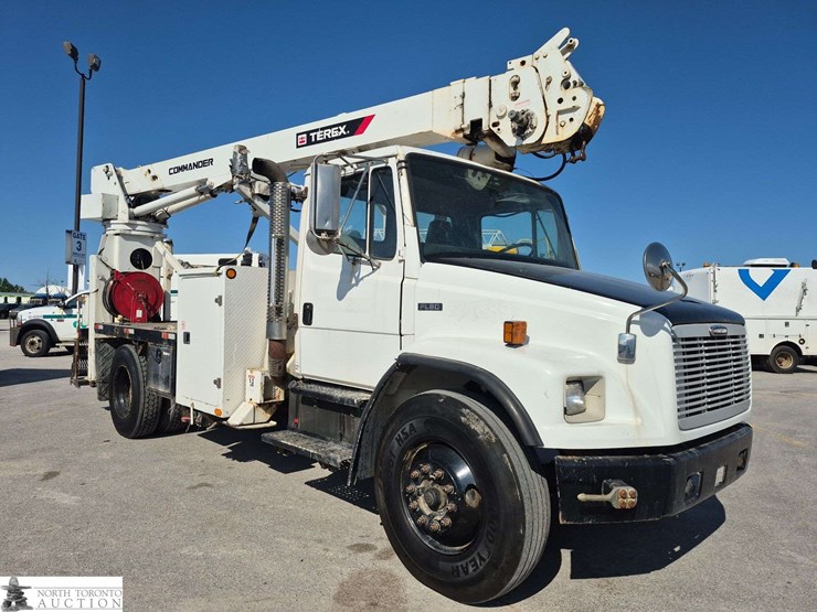 2002-freightliner-fl80-image-3