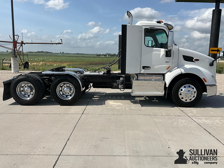2016-peterbilt-579-image-4