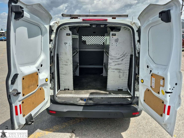 2017-ford-transit-connect-image-23
