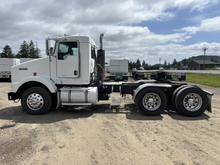 2004-kenworth-t800-image-2