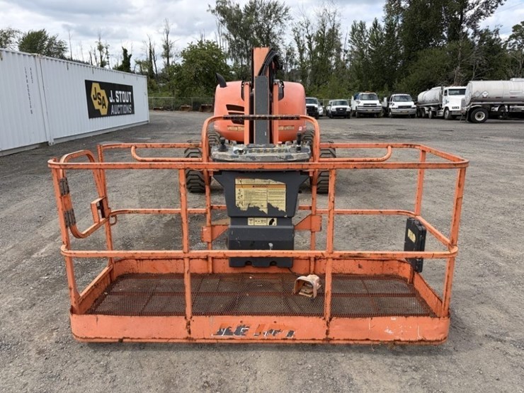 2016-jlg-600aj-image-8