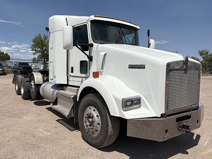 2005-peterbilt-378-image-2