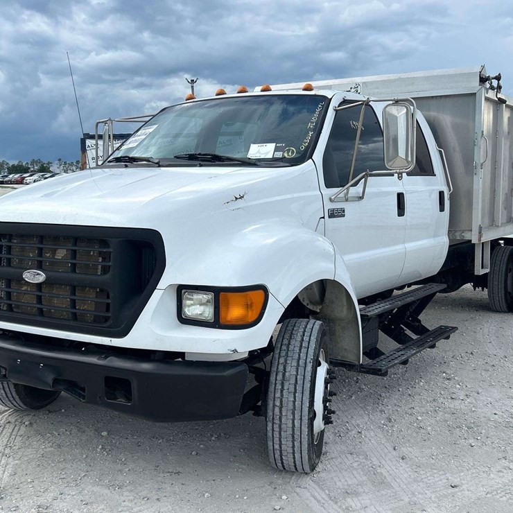 2002 FORD F650