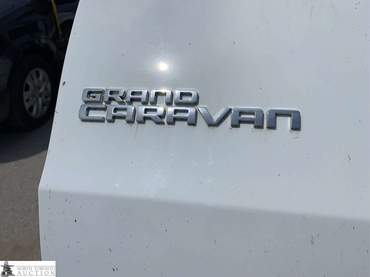2017-dodge-grand-caravan-se-image-22