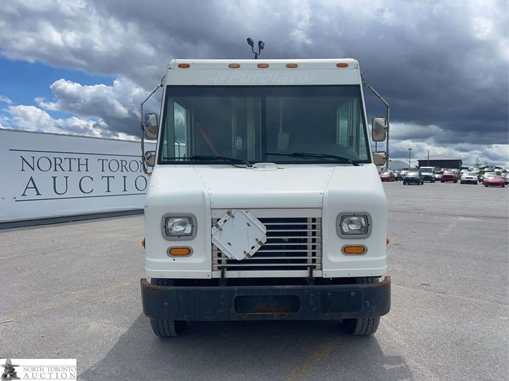 2009-ford-e-series-s/a-step-van-image-2