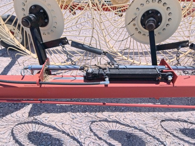 #1074-•-h&s-bf14-hi-capacity-wheel-rake-image-27