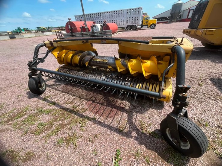 new-holland-356w-image-4