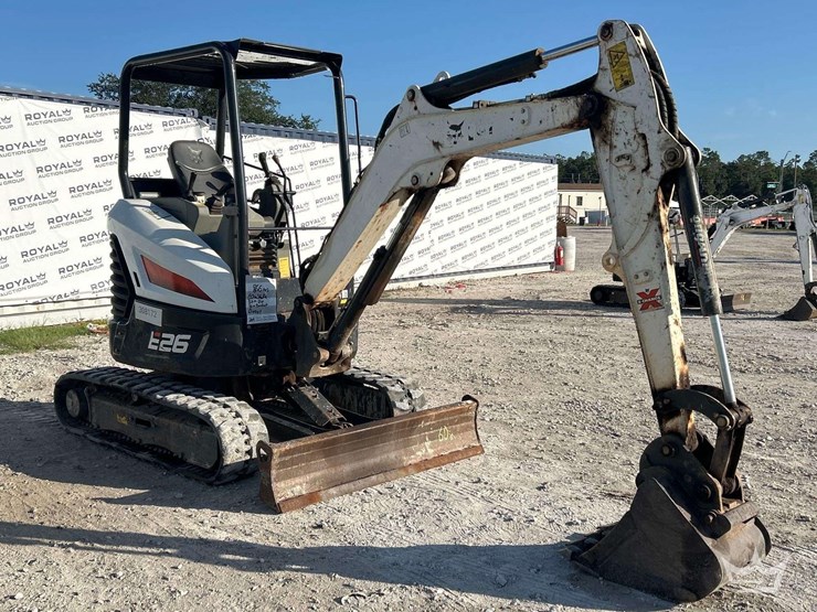 2021-bobcat-e26-image-2