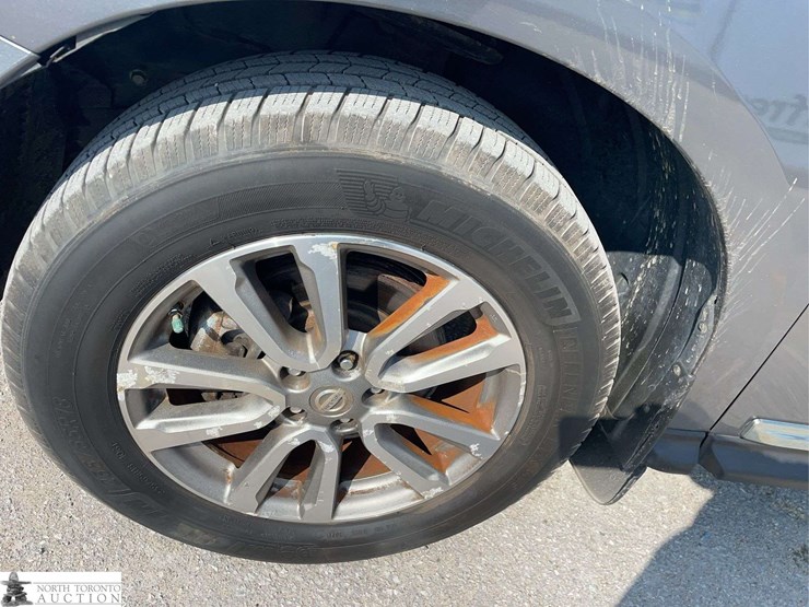 2015-nissan-pathfinder-image-25