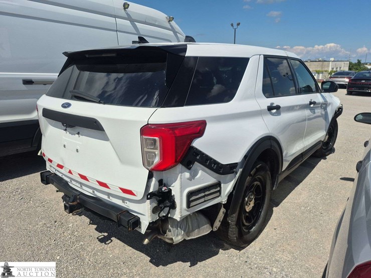 2020-ford-explorer-image-4