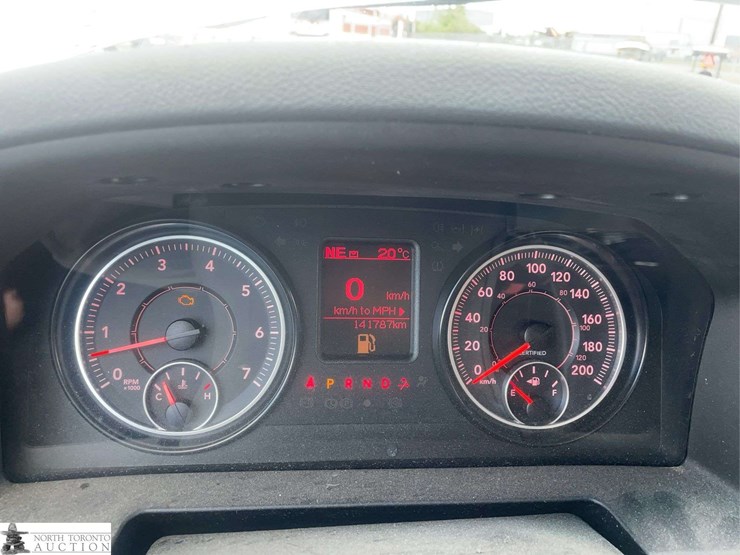 2016-dodge-1500-image-12