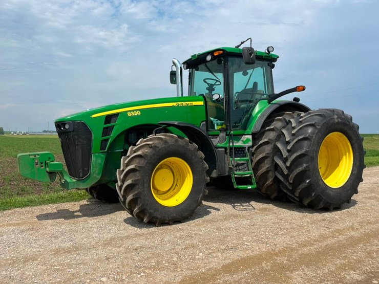 john-deere-8330-image-3