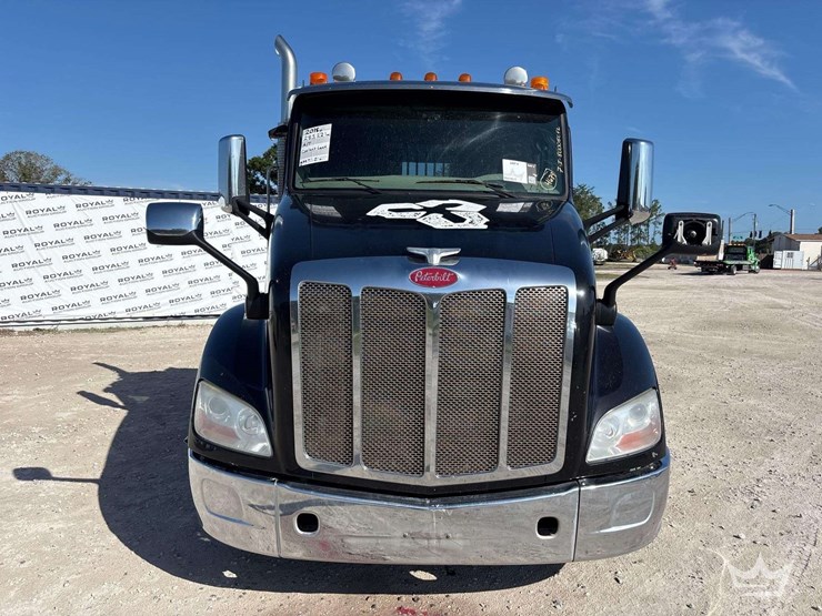 2018-peterbilt-579-image-55